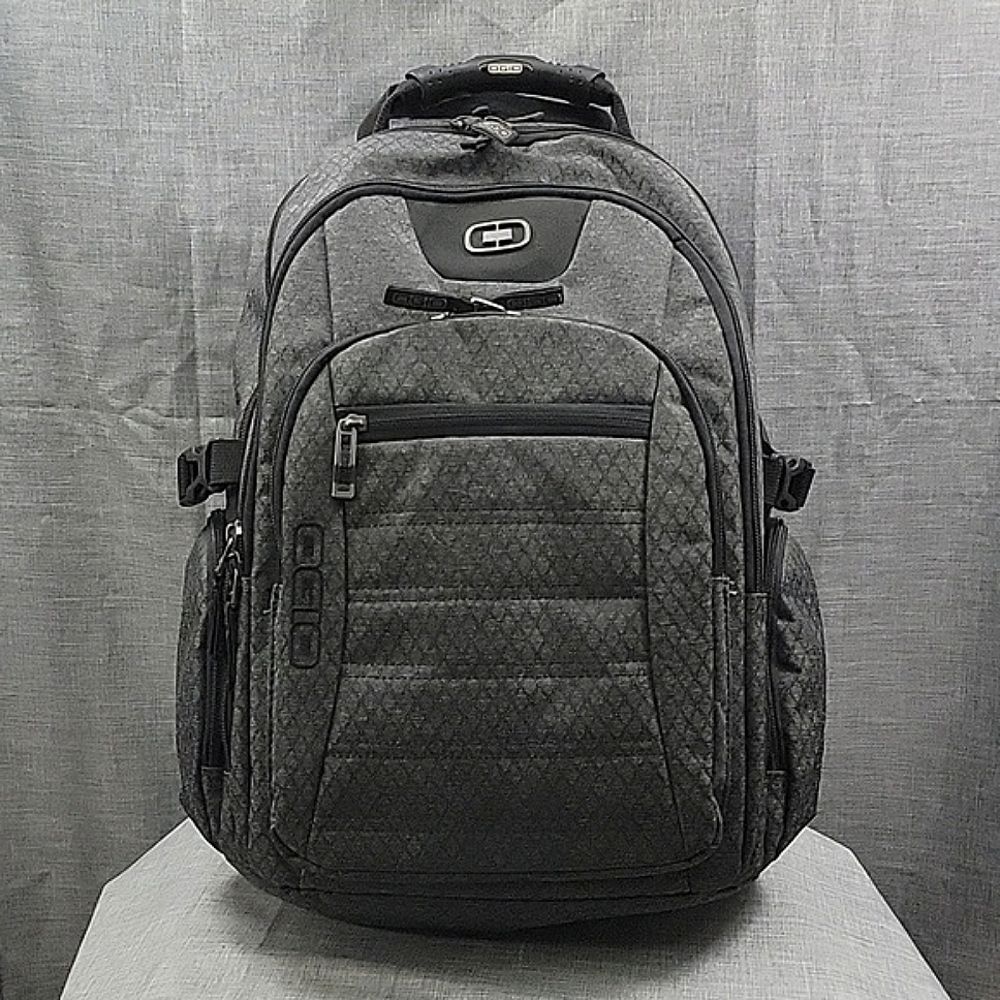 OGIO CONVEX PACK 17" Laptop Backpack - Graphite / Black / Gray